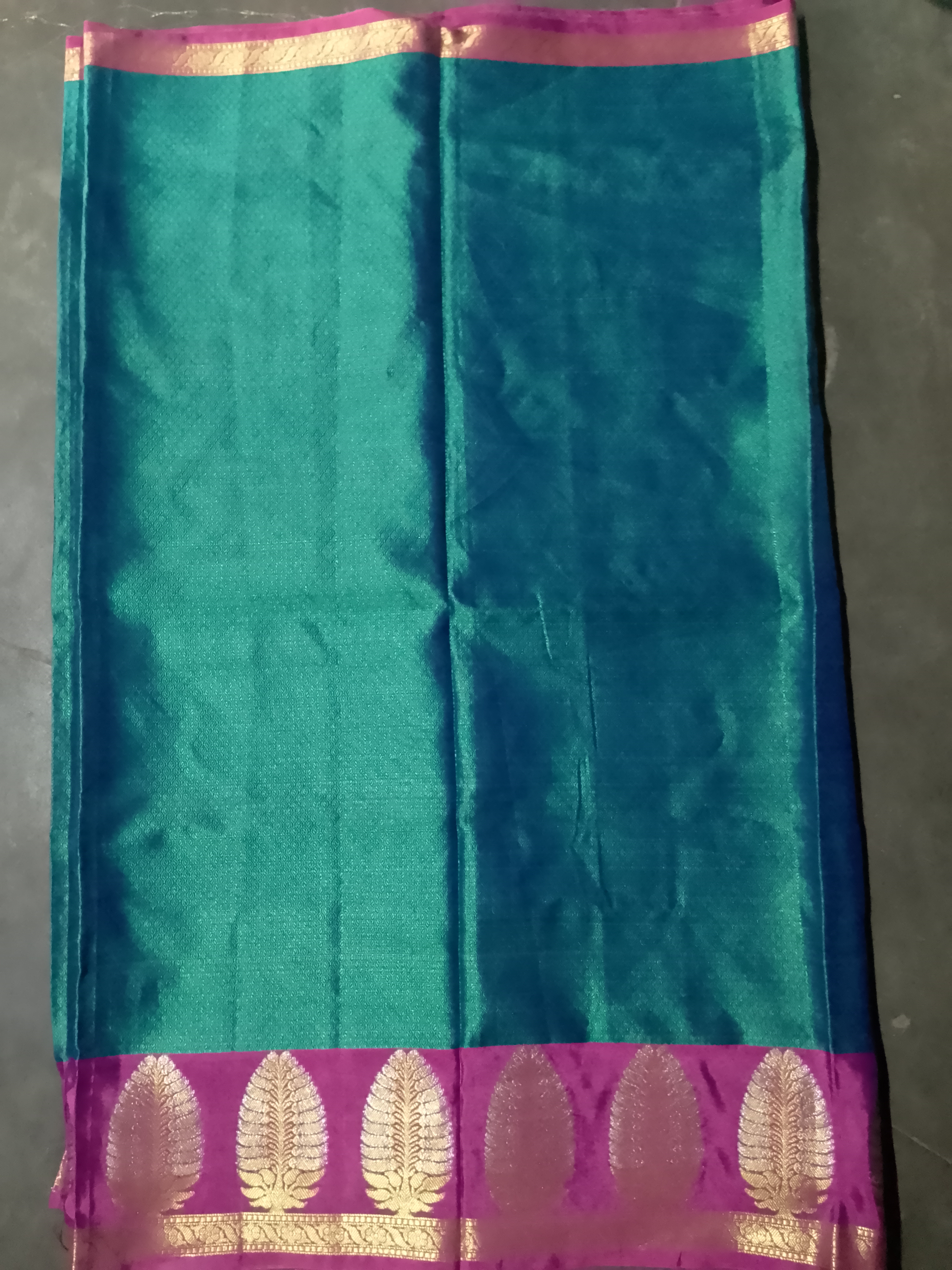 Beautiful Purple Pink Saree – Good Condition Price: ₹899