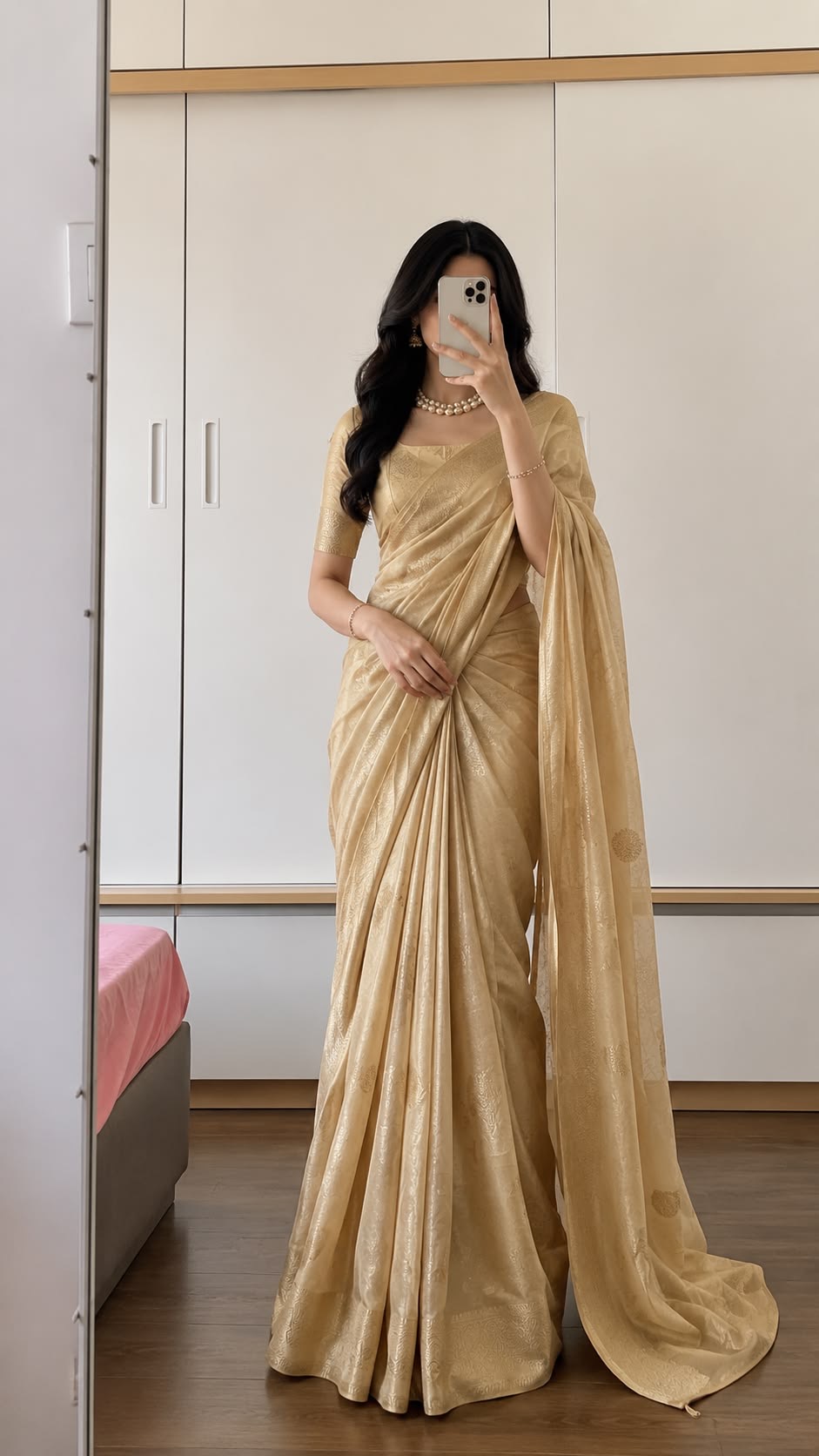     Elegant champagne-gold/cream saree